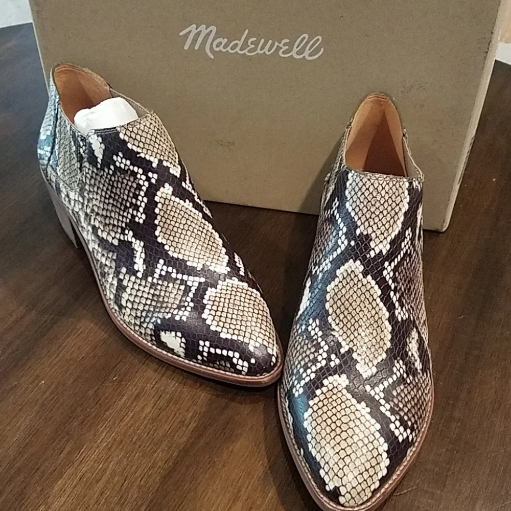 NEW Madewell Embossed Leather Chelsea Snake Print Booties Boots 8.5